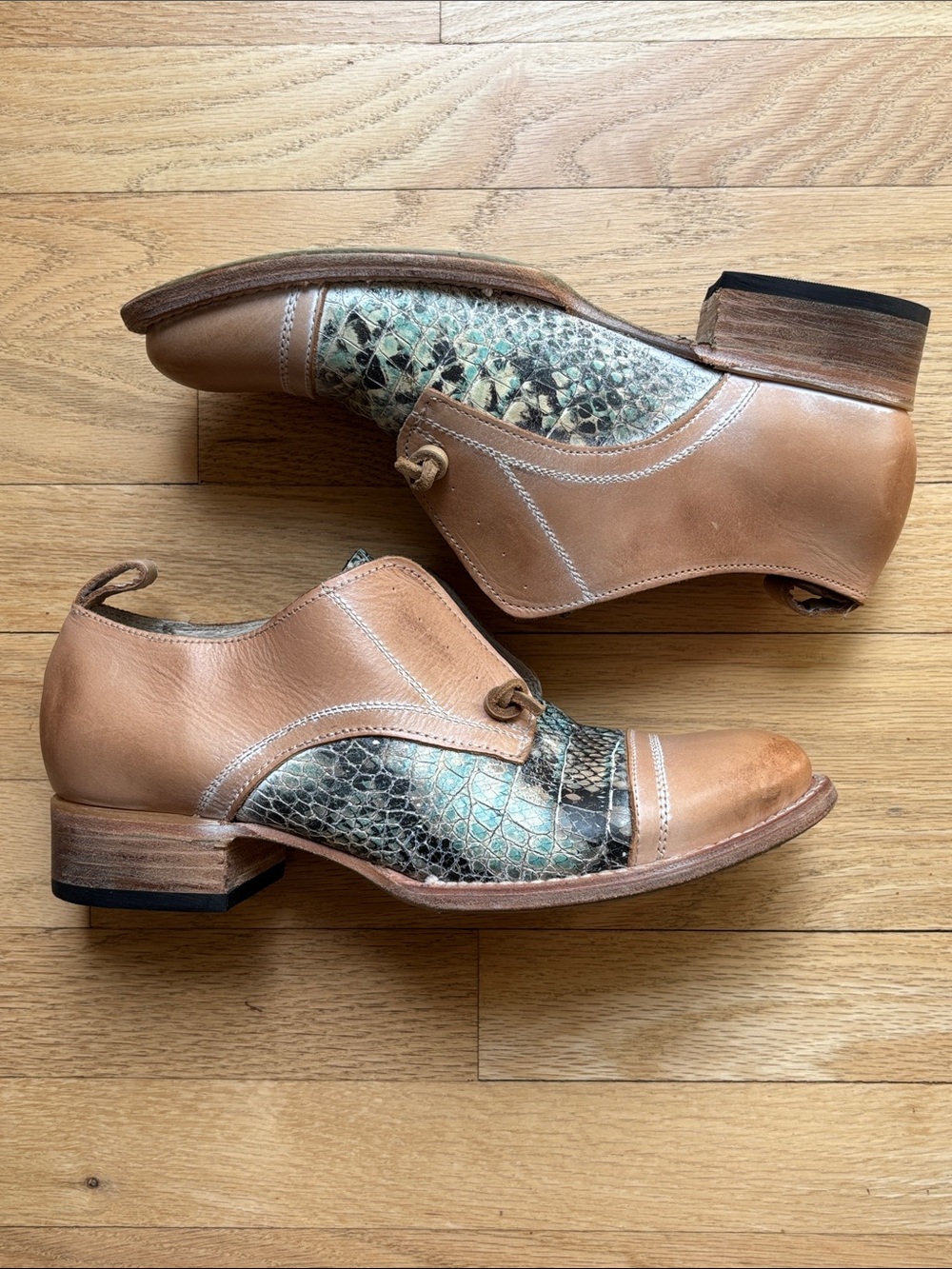 Freebird Women’s Size 9 Mabel Leather Oxford Shoe Turquoise Multi